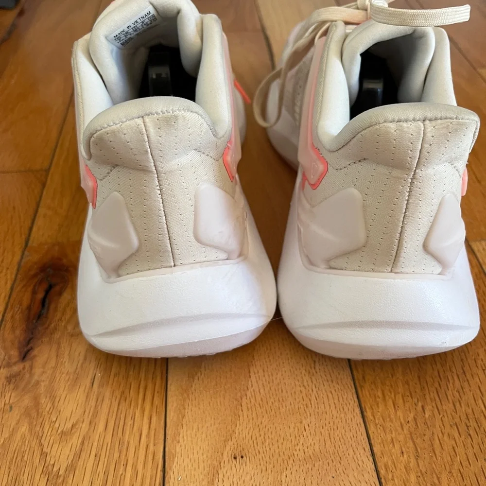 Women’s Adidas Alphatorsion 2.0 EUC Size‎ 7
